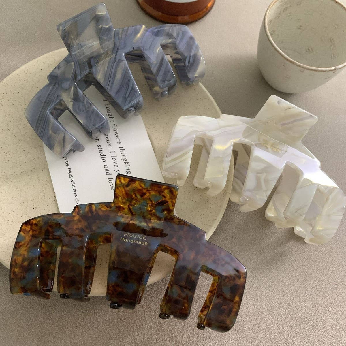 Simple and Luxurious Claw Clip