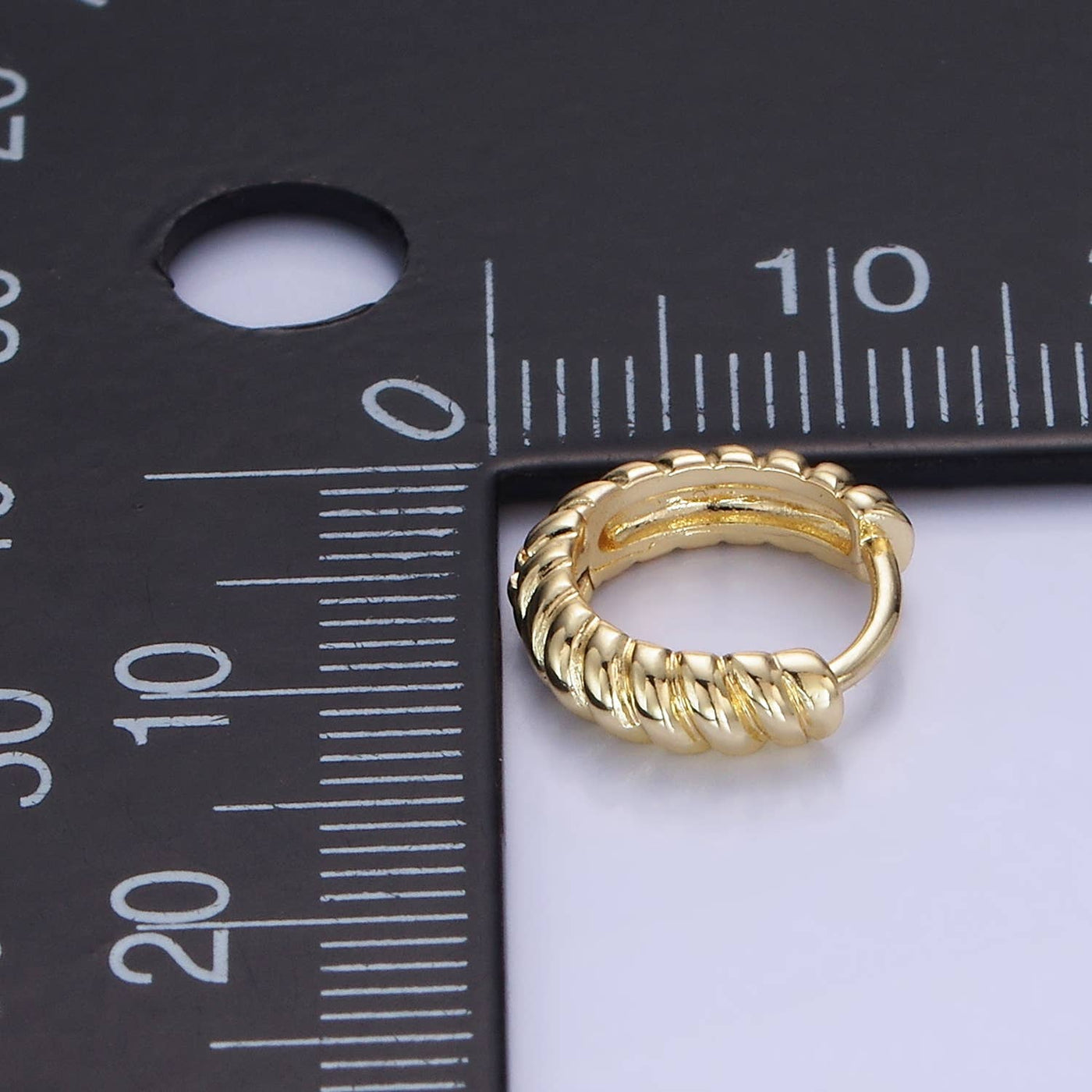 10mm Croissant Huggies
