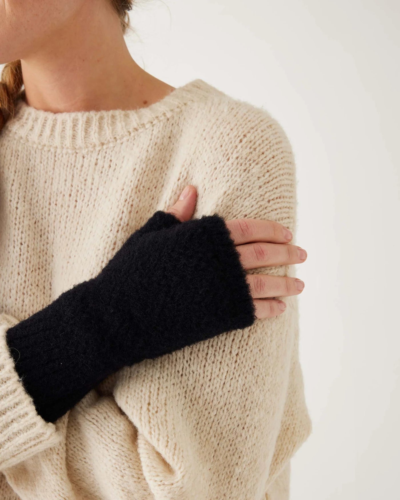 Apres Fingerless Gloves | Mersea